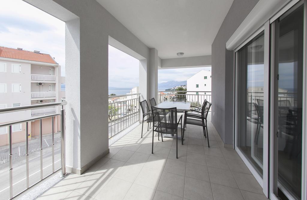 Apartments Villa Klara Baska Voda Bagian luar foto